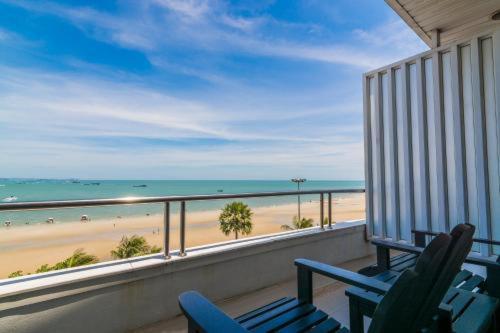 Baboona Beachfront Living Pattaya Εξωτερικό φωτογραφία